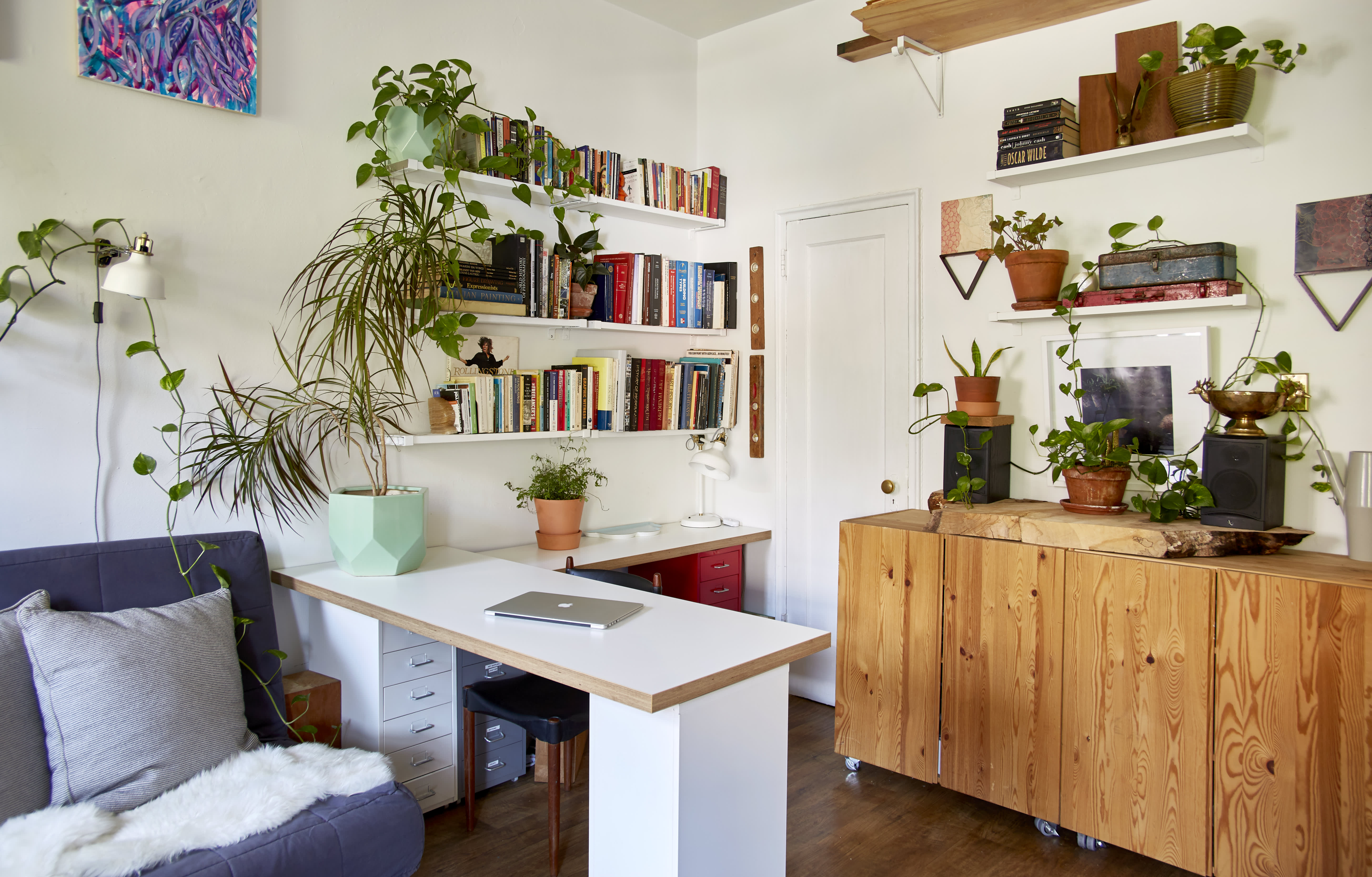 12 Best Corner Desks for Small Spaces 2023 | Apartment Therapy